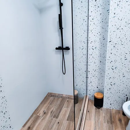 West Hillside شقة