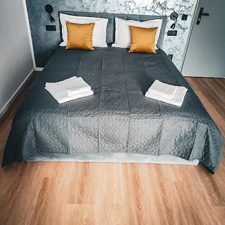 West Hillside Apartament *