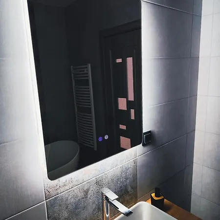 West Hillside شقة