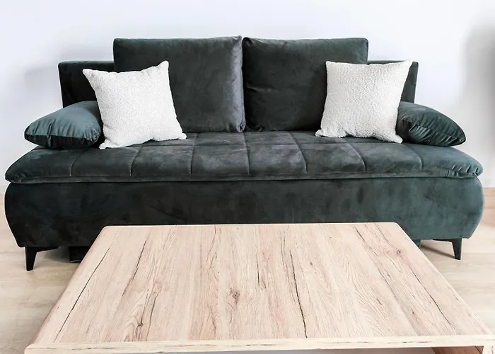 West Hillside Apartman *